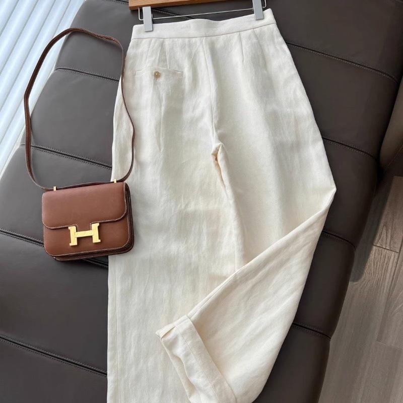 Brizo Statement Vest Suit With Pants In Beige