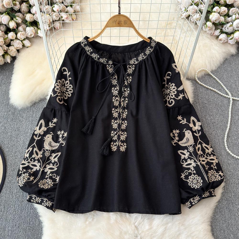 Teo  Embroidered Summer Top In Black