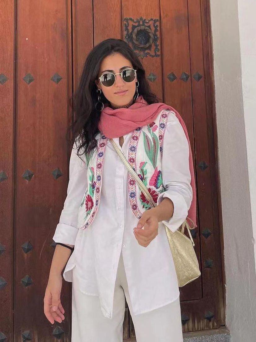 Cari Statement Vest Top In Beige