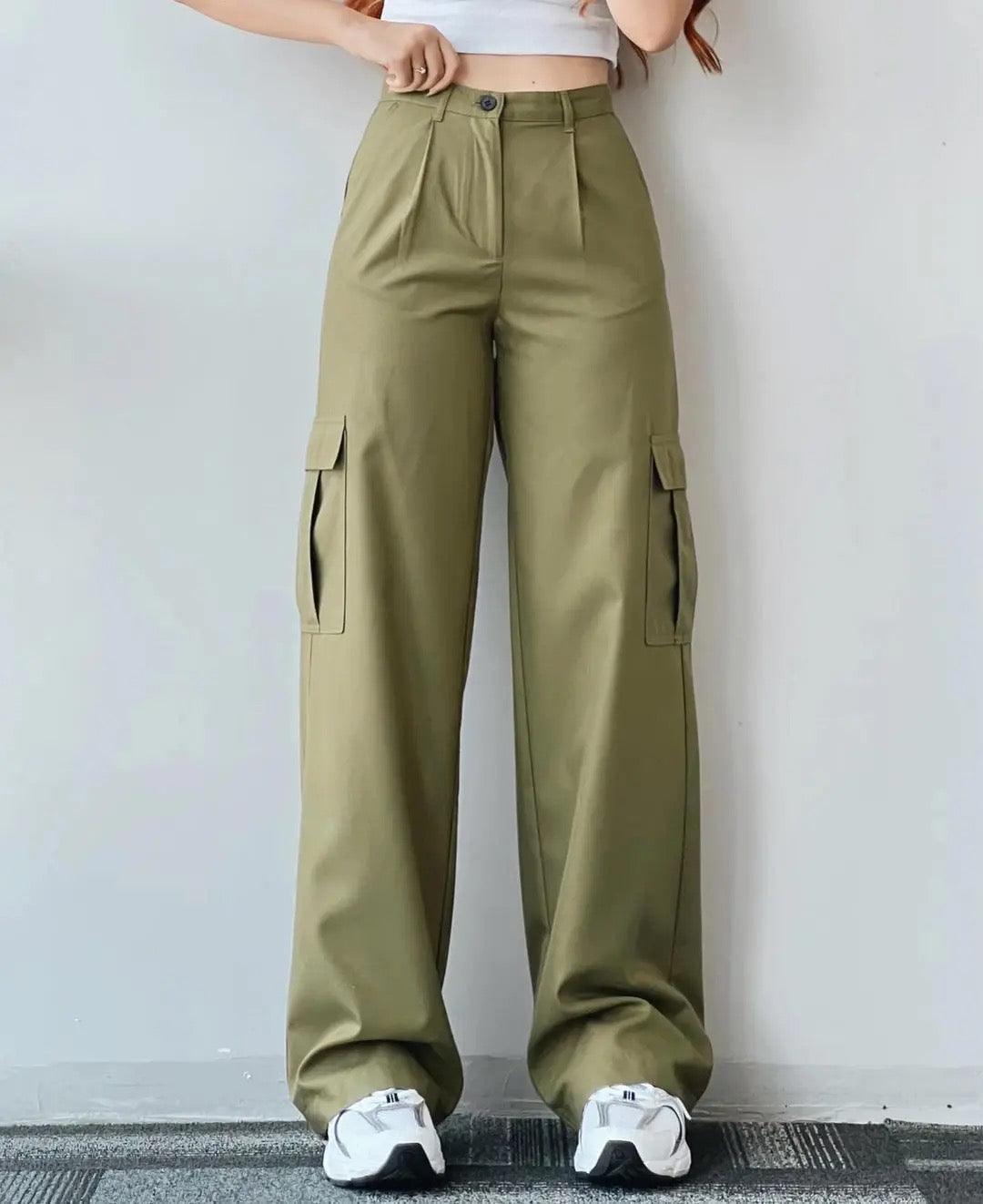 Roderno Cargo Statement Pants In Beige