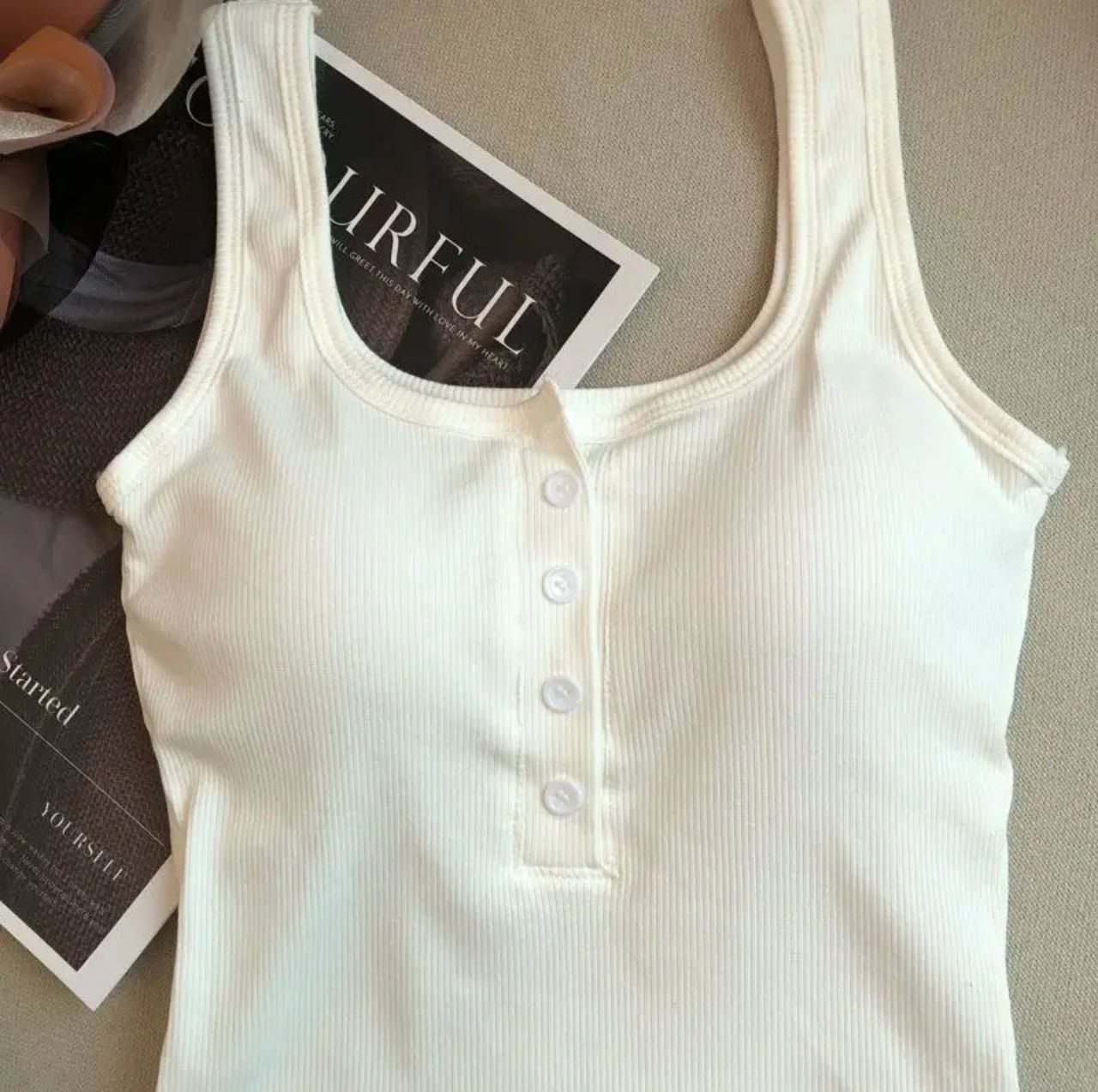 Junia Statement Summer Top In White