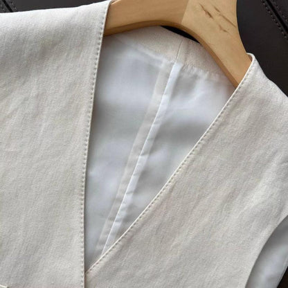 Brizo Statement Vest Suit With Pants In Beige