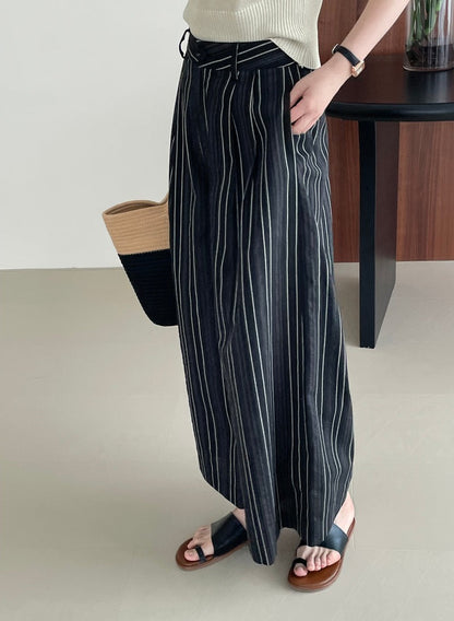 Elon Statement Striped Pants In Black
