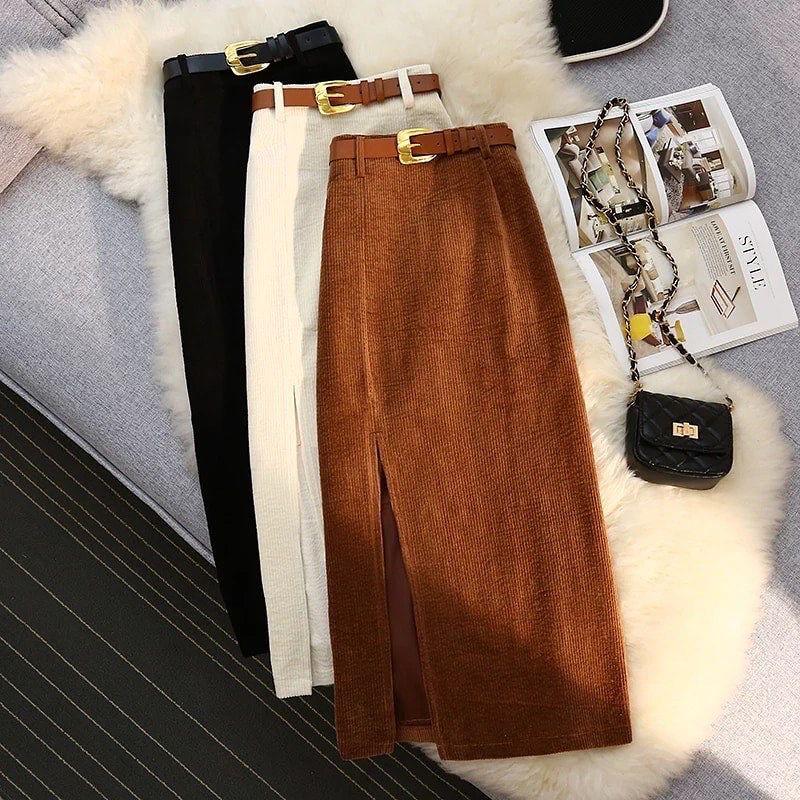 Lucas Statement Skirt In Off White