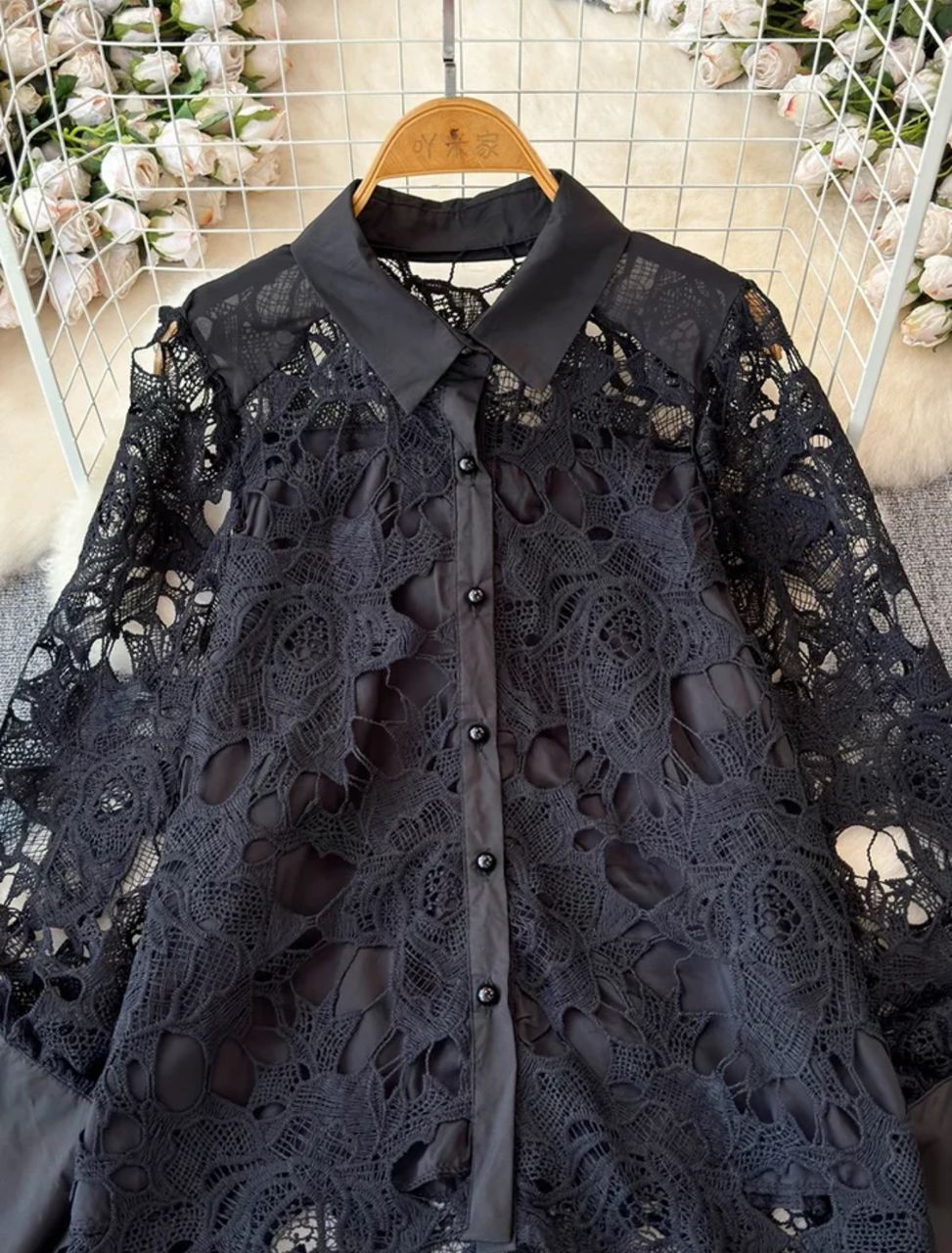 Pilbury Luxury Lace Blouse In Black
